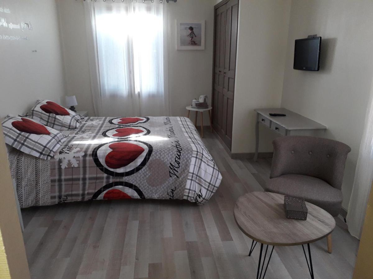 La Bonne Rencontre Appartement Chassiers Buitenkant foto